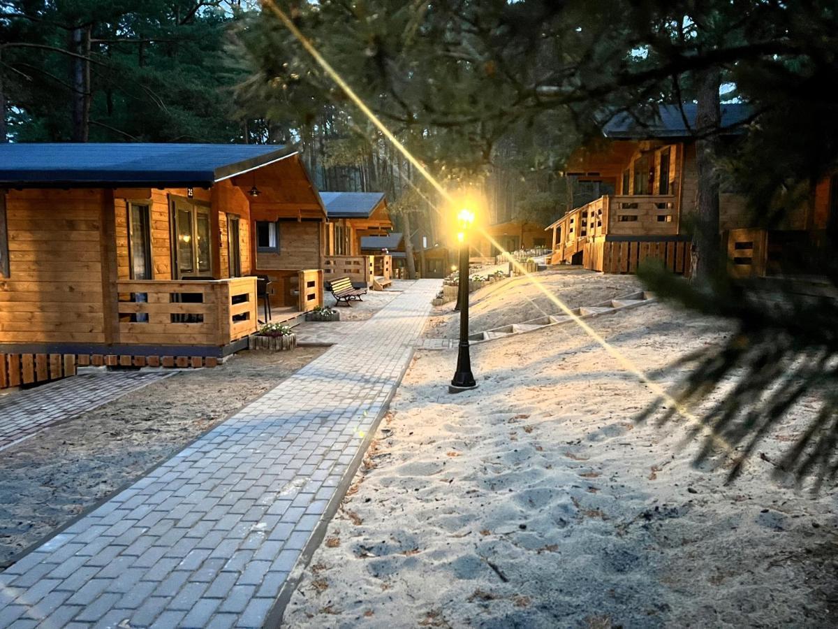 Domki - Sosnowy Las โปเบียโรโว ภายนอก รูปภาพ