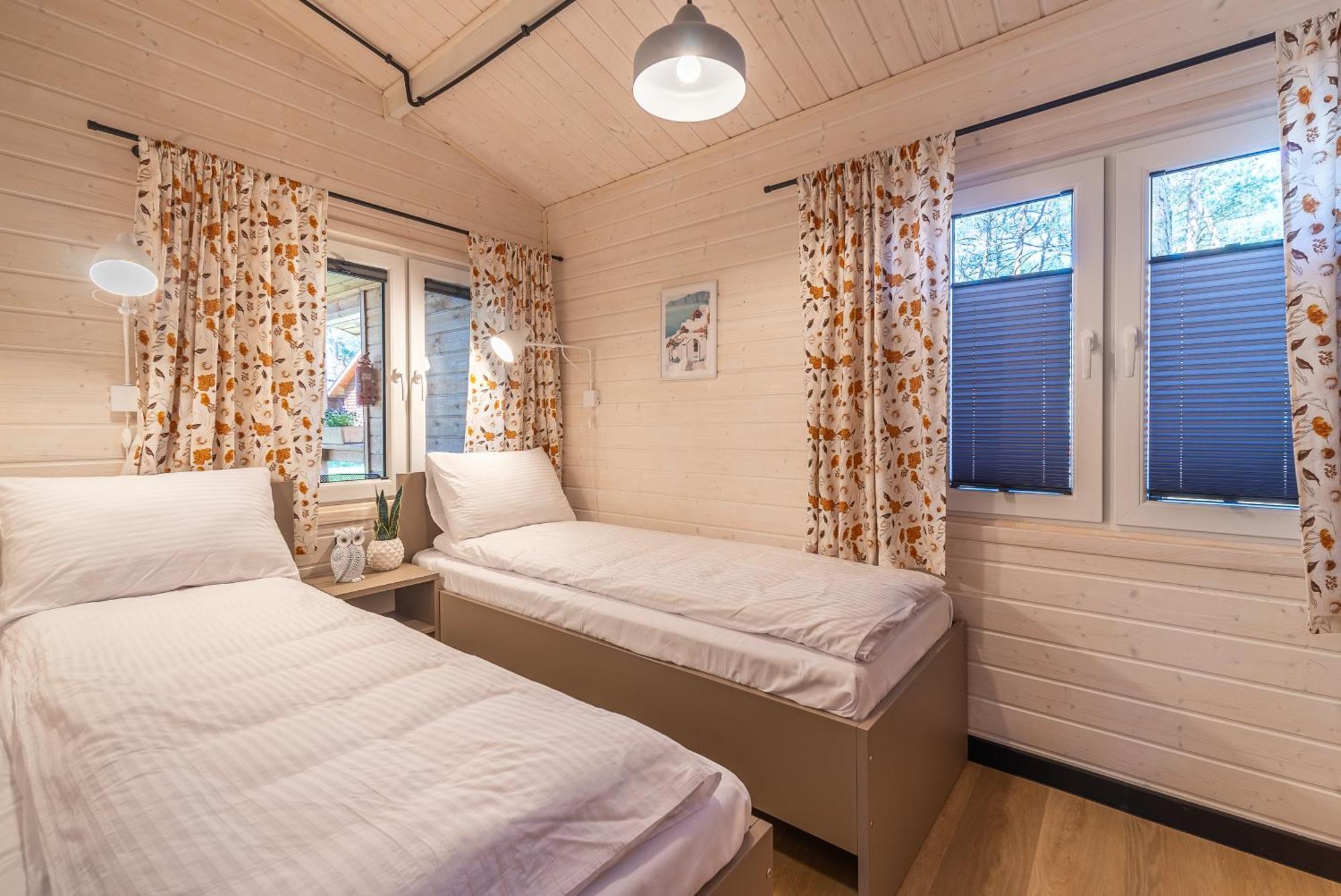 Domki - Sosnowy Las โปเบียโรโว ภายนอก รูปภาพ